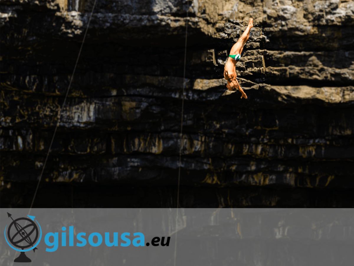 O evento da Red Bull Cliff Diving em Inis Mór, Irlanda