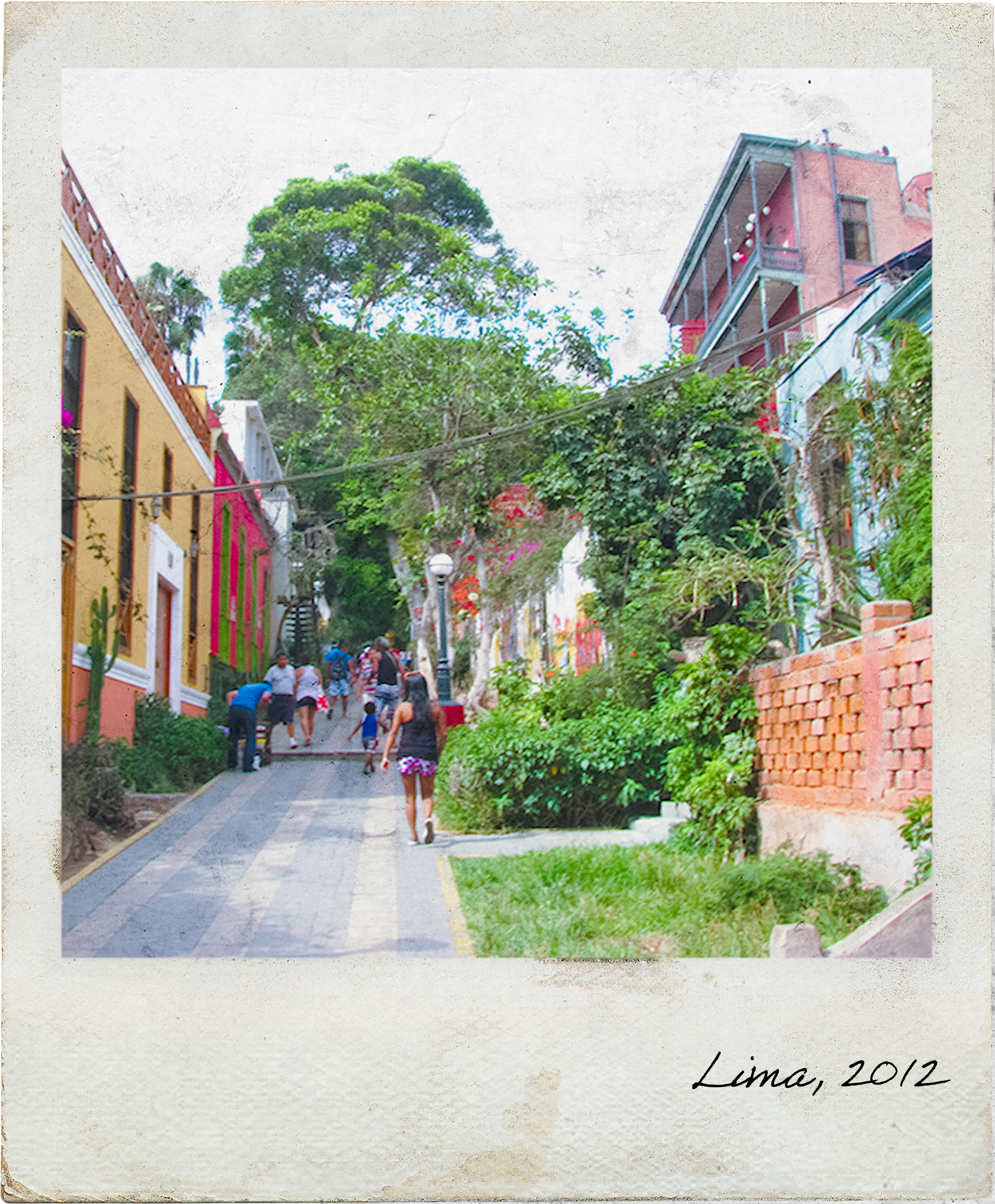 Street from Barraco to the beach